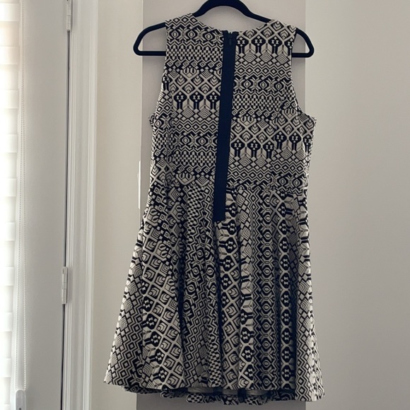 Beautiful print black and white dress - Picture 2 of 3